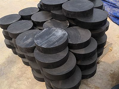 玉溪板式橡胶支座由若干层橡胶片与薄钢板经加压硫化